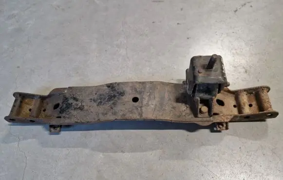 Mitsubishi L200 Gearbox mounting bracket