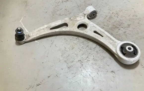 KIA Niro Front lower control arm/wishbone