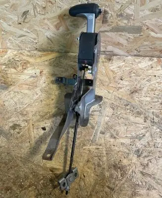 Honda CR-V Hand brake release handle 