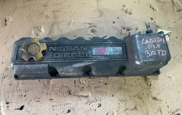 Nissan Cab Star Rocker cam cover 