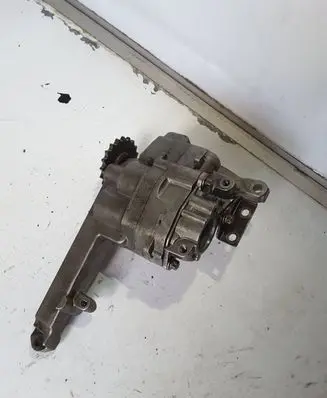 Mercedes-Benz E W211 Oil pump A6421810547