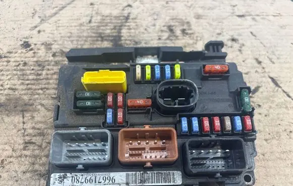Citroen DS3 BSM Control unit 9667199780