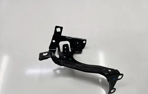 BMW 7 G11 G12 Fender mounting bracket 7347424