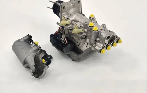 Toyota Auris 150 ABS Pump 4721012050 4727047030