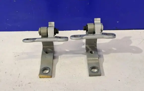 Polestar 2 Front door upper hinge 31662653