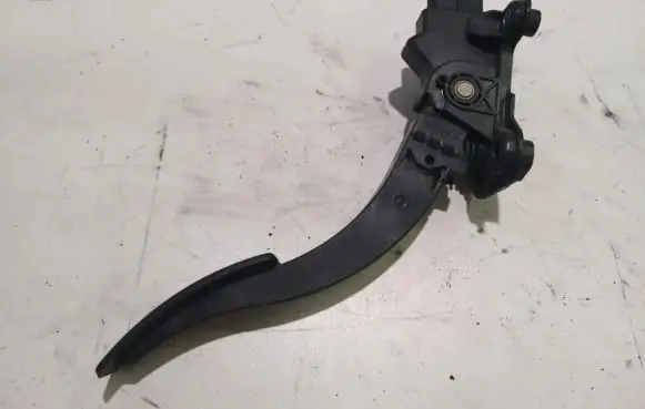 Jeep Compass Accelerator throttle pedal 04891585AB 07081b1a