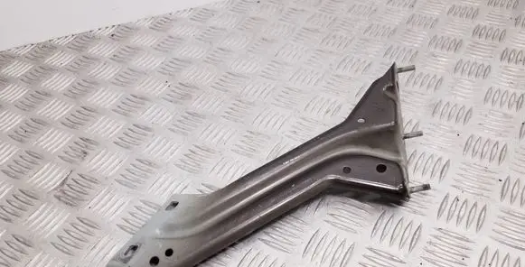 Audi Q5 SQ5 Fender mounting bracket 8R0821135