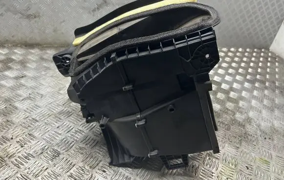 Mazda 3 III Heater fan/blower 8727001530