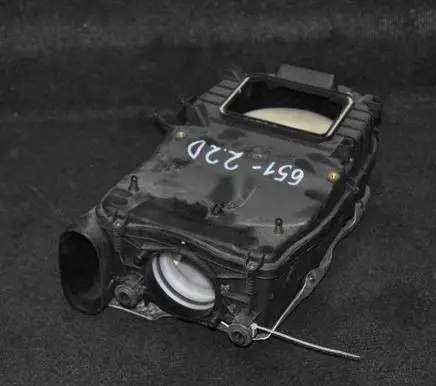 Mercedes-Benz E A207 Air filter box