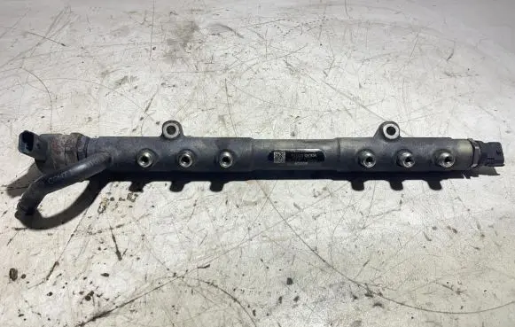 Volvo XC90 Fuel main line pipe 30757146 30750409 0445215023