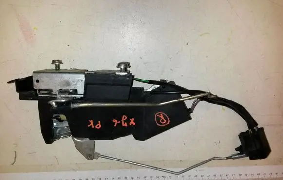 Jaguar XJ X300 Front door lock GNA1081CD