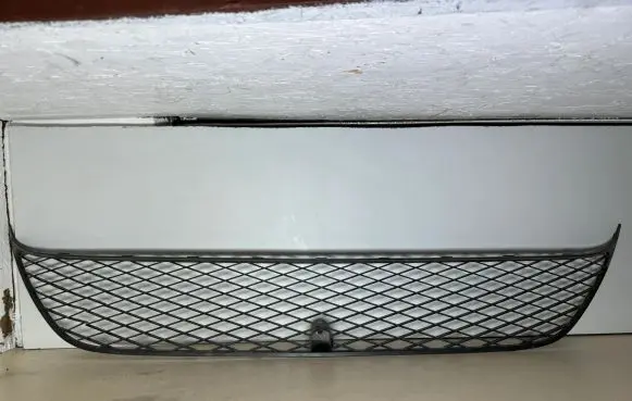 Mitsubishi Outlander Front bumper lower grill 6402A037 3H45X