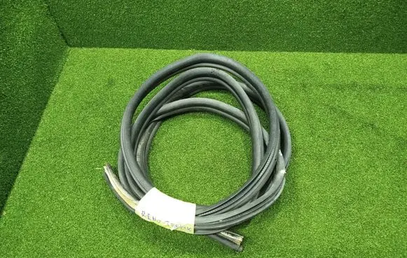 Renault Trafic III (X82) Sliding door rubber seal 