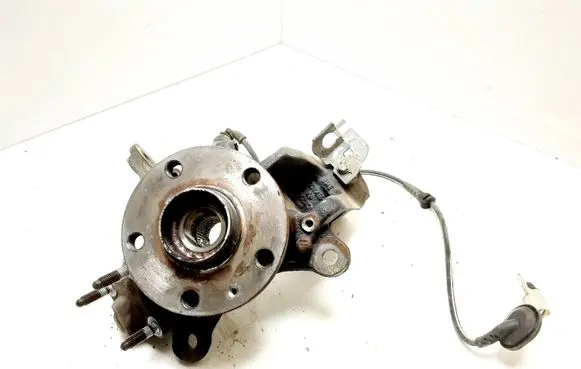 Volkswagen PASSAT B7 USA Front wheel hub