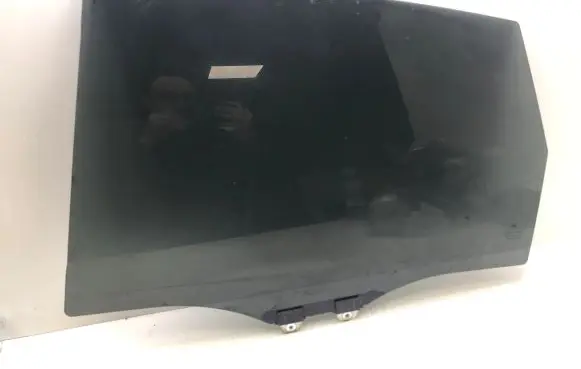 Honda CR-V Rear door window glass