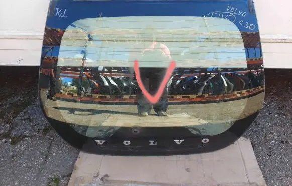 Volvo C30 Opening tailgate glass 