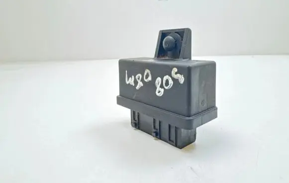 Peugeot 308 Fuel injection pump control unit/module 240107