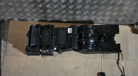 Porsche Cayenne (9Y0 9Y3) Heater blower radiator 4M0820004555525