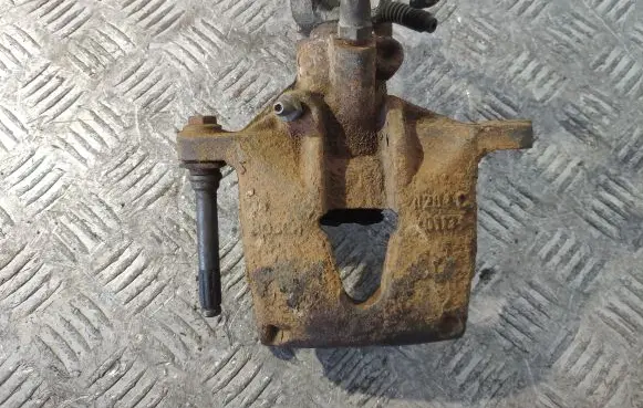 Ford Mondeo Mk III Rear brake caliper Y01134