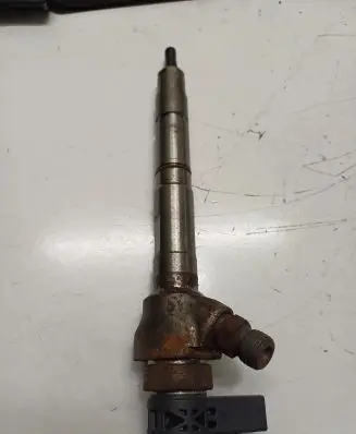 Skoda Octavia Mk3 (5E) Fuel injector 04L130277AE 0445110