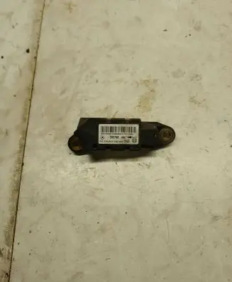 Mercedes-Benz C W203 Airbag deployment crash/impact sensor 0018209126 20275900