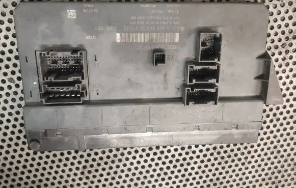 Mercedes-Benz Sprinter W906 Comfort/convenience module A9065450501 A9064420400 A9065452001