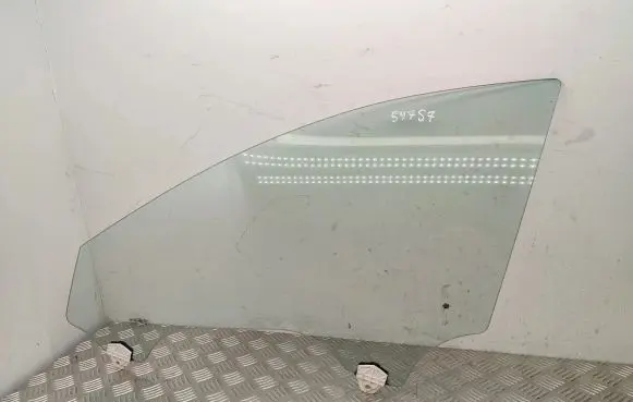 Mazda 3 Front door window glass four-door 43R00012