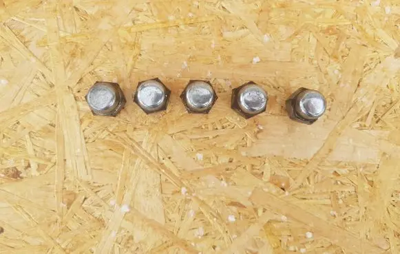 Nissan Almera Tino Nuts/bolts 
