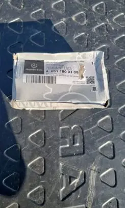 Mercedes-Benz Vito Viano W447 Oil filter mounting bracket A6511800109