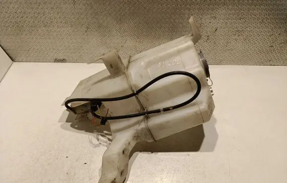 Nissan NV200 Windshield washer fluid reservoir/tank