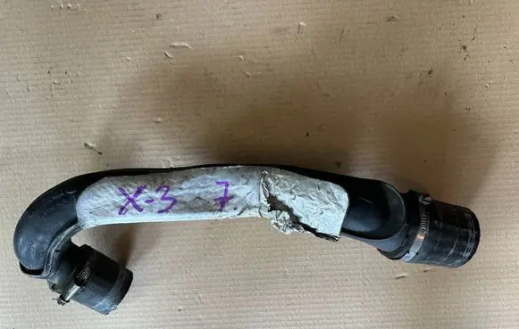 Intercooler hose/pipe