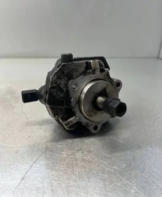 BMW 3 E90 E91 Fuel pump bracket 645179199