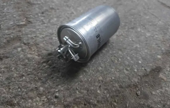 BMW 1 E81 E87 Fuel filter 191127401A