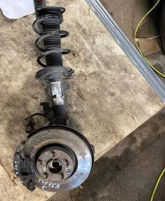 Volvo V40 Front wheel hub spindle knuckle