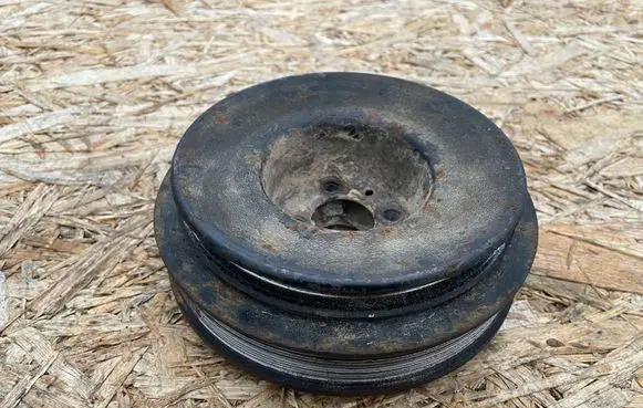Volkswagen Golf III Crankshaft pulley