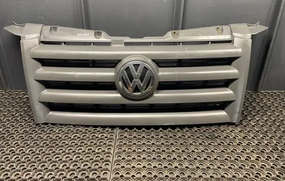 Front bumper upper radiator grill