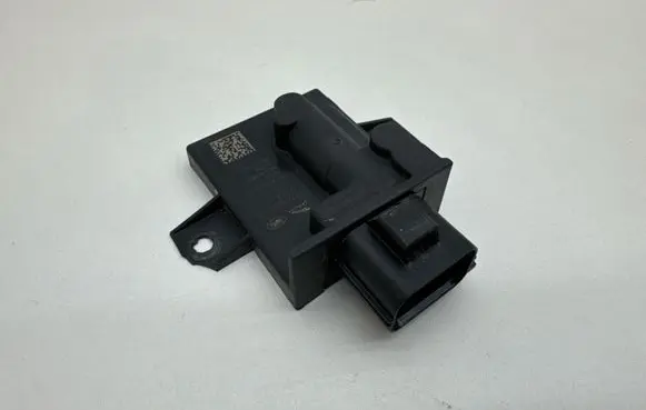 Jaguar E-Pace Fuel injection pump control unit/module FK729D370AF