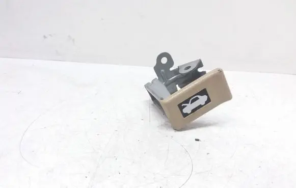 Engine bonnet (hood) release handle