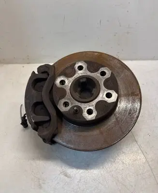 Iveco Daily 6th gen Front wheel hub spindle knuckle 5801564658 5801564346