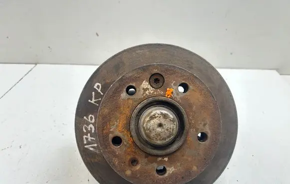 Volkswagen II LT Front wheel hub 