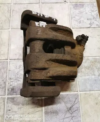 BMW 1 E81 E87 Front brake caliper
