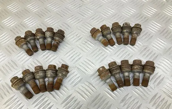 Audi Q3 8U Nuts/bolts 