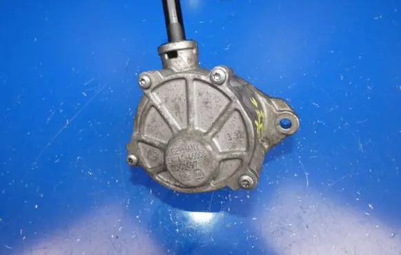 Mercedes-Benz A W176 Vacuum pump A6512300465