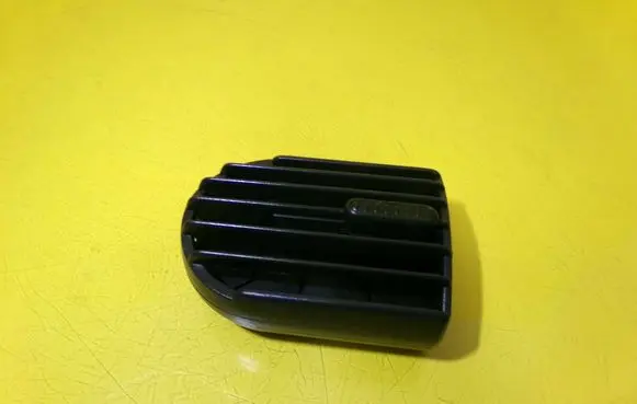 Opel Corsa C Dashboard side air vent grill/cover trim 