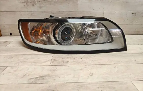 Volvo V50 Headlight/headlamp 31265701 0301237602