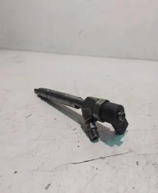 Mercedes-Benz E W210 Fuel injector A6130700187 0445110035