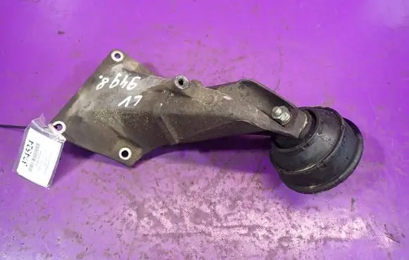 BMW 3 E46 Engine mounting bracket 