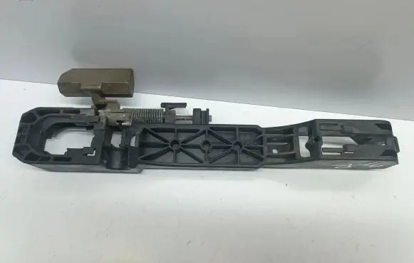Renault Espace IV Rear door exterior handle 8200004747