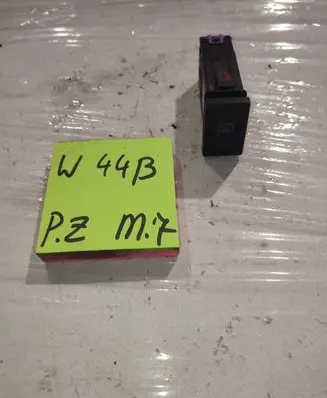 Volkswagen PASSAT B5 Windscreen/window heater switch 3B0959621C