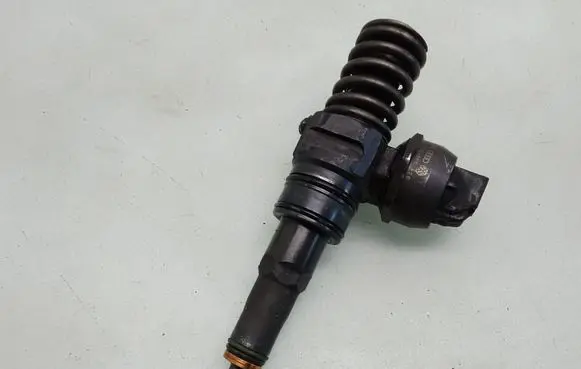 Fuel injector